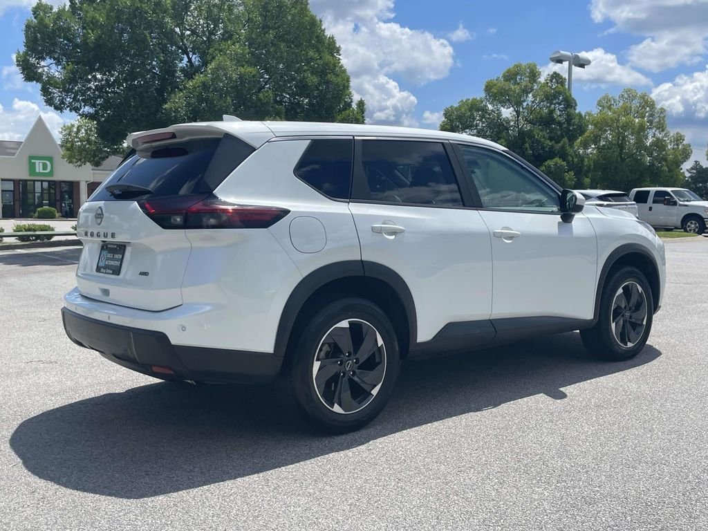 2025 Nissan Rogue SV - Photo 7