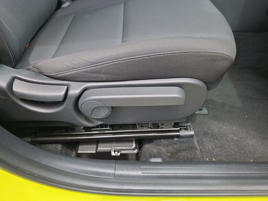 Used 2025 Yellow Hyundai SEL image 34