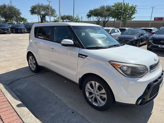 Used 2016 White Kia Plus image 4