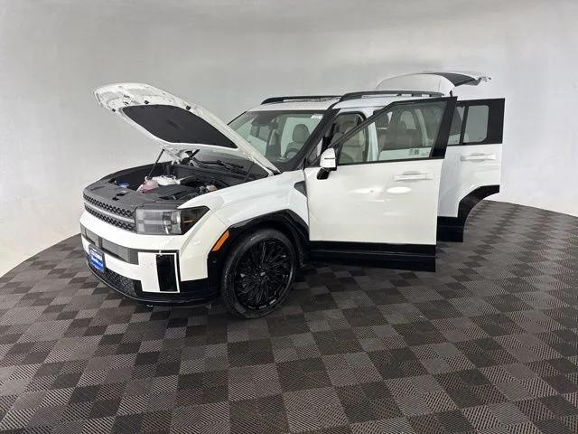 Used 2025 White Hyundai Calligraphy image 12