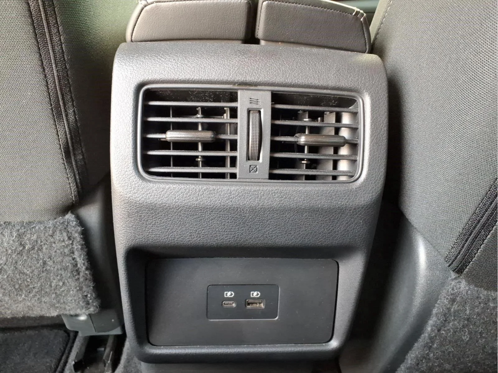 Used 2022  Nissan SV image 12