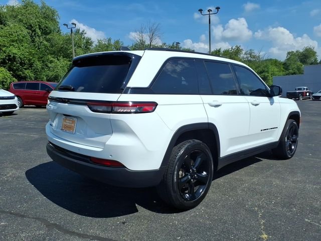 Certified Used 2023 Bright White Clearcoat Jeep Altitude X image 7