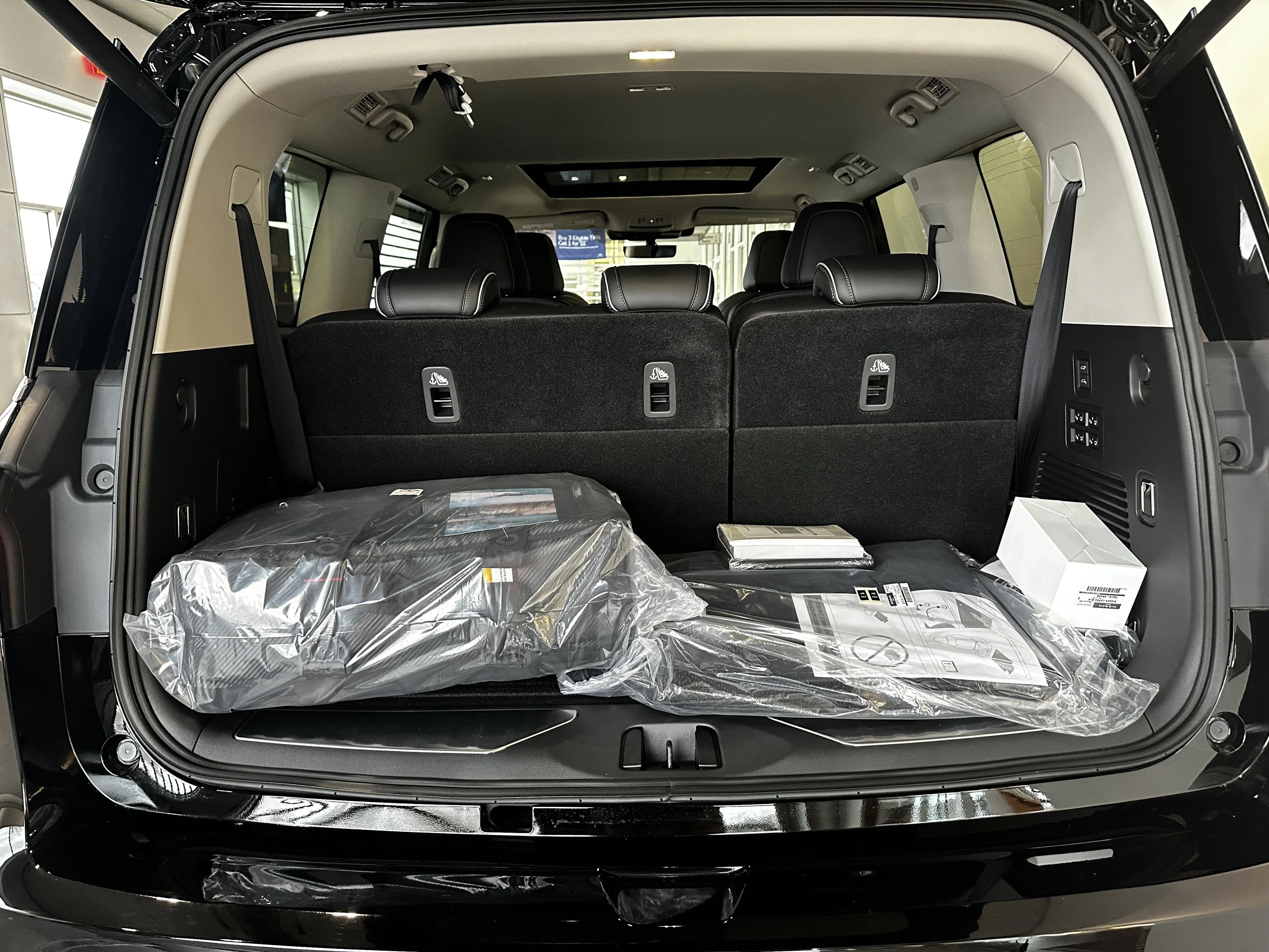 New 2026 BLACK OBSIDIAN INFINITI Luxe 4WD image 9