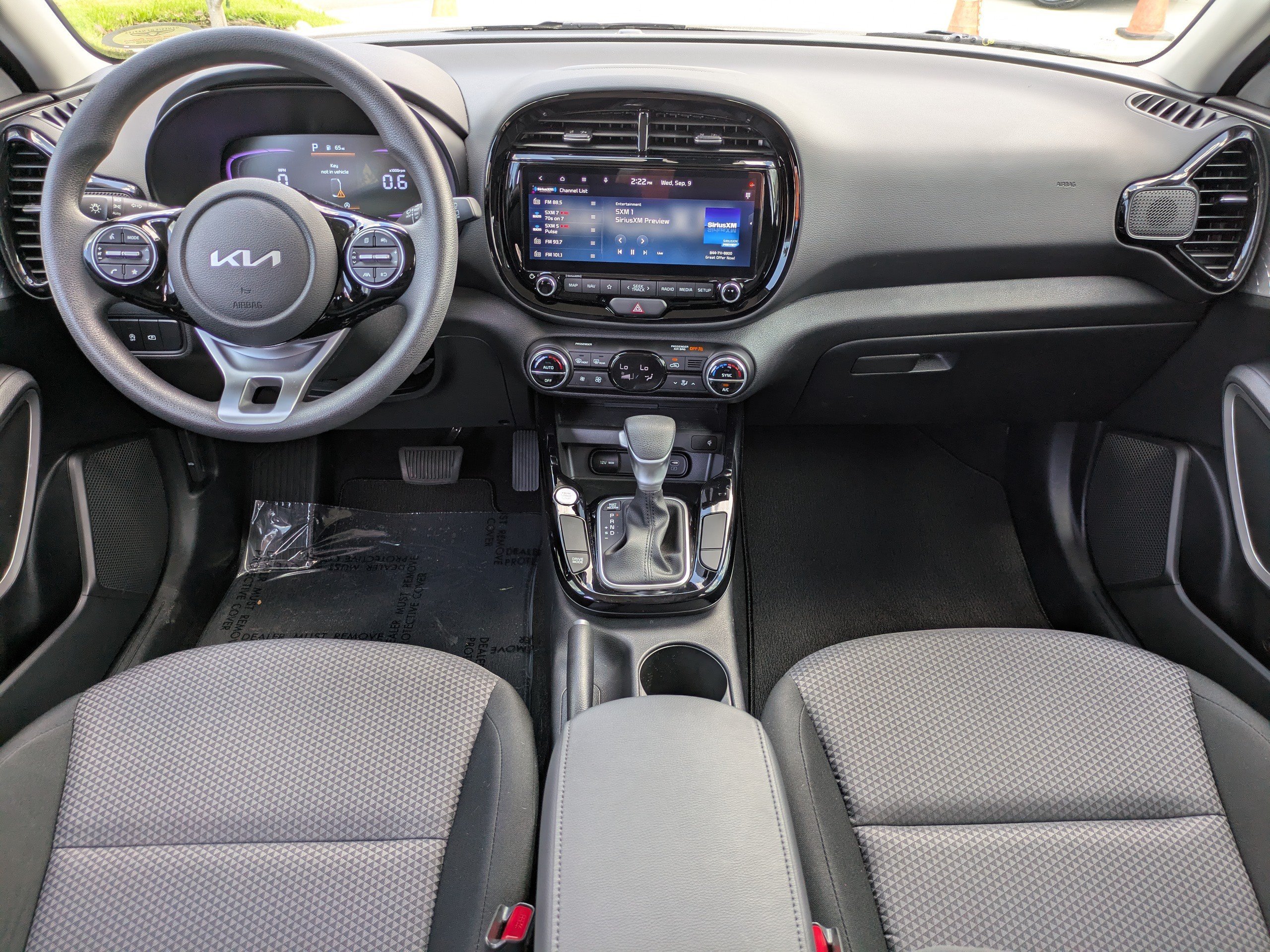 2025 Kia Soul S - Photo 13