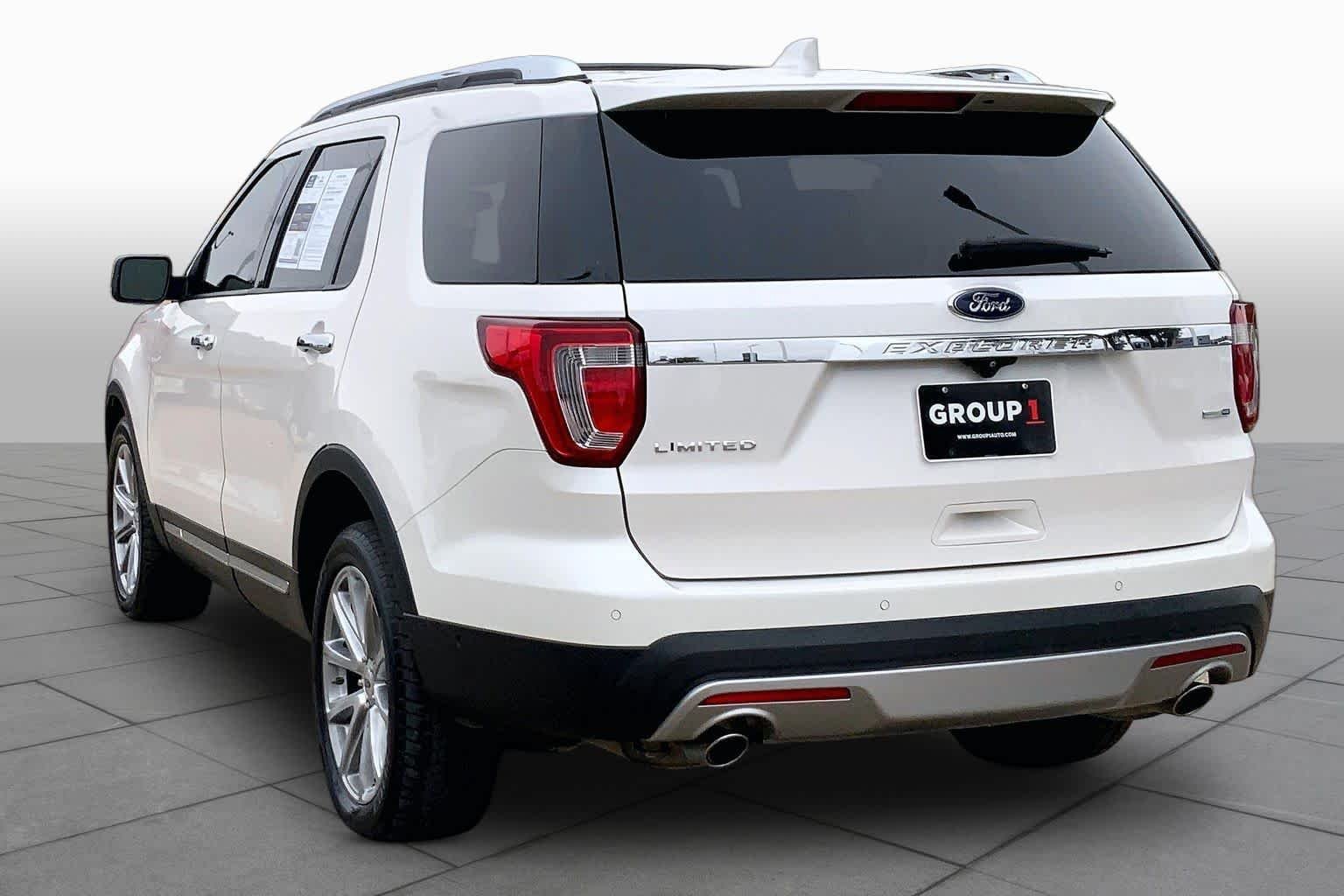 Used 2017 White Platinum Metallic Tri-Coat Ford Limited image 12