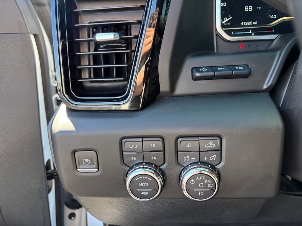 Used 2023 White GMC AT4X image 20