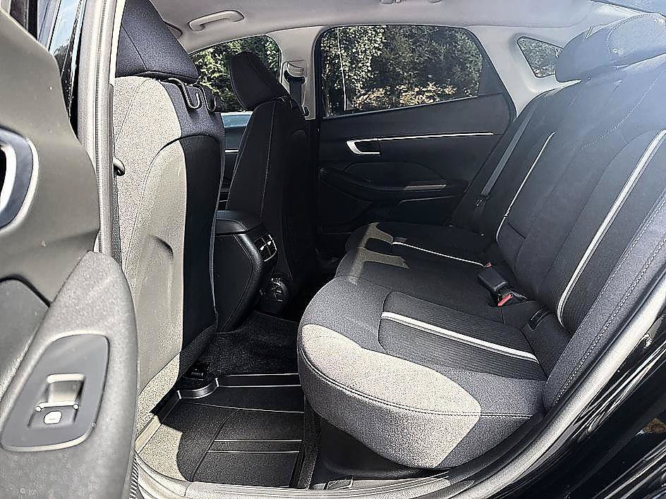 Certified Used 2025 Abyss Black Hyundai SEL image 12