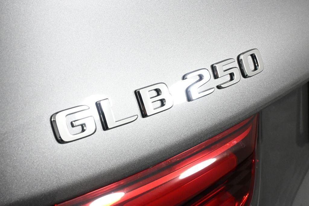 New 2026 Mountain Grey Metallic Mercedes-Benz GLB 250 image 29