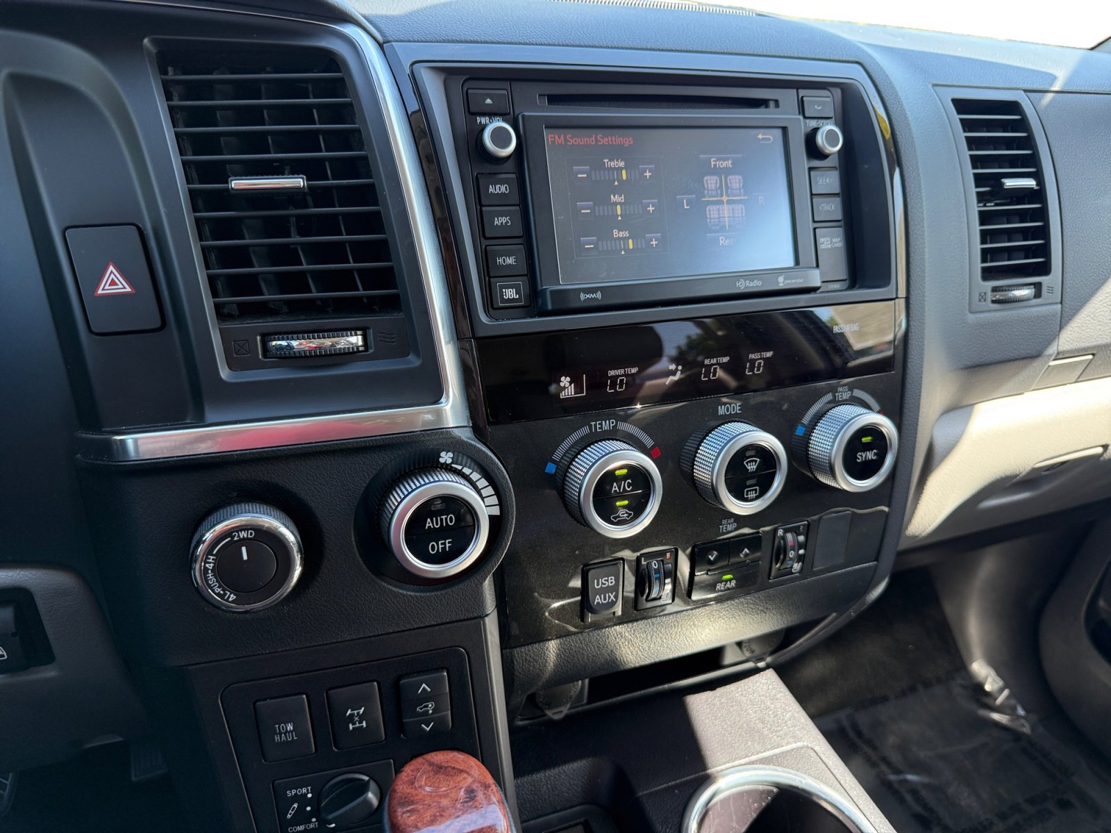 Used 2018 Blizzard Pearl Toyota Platinum image 12