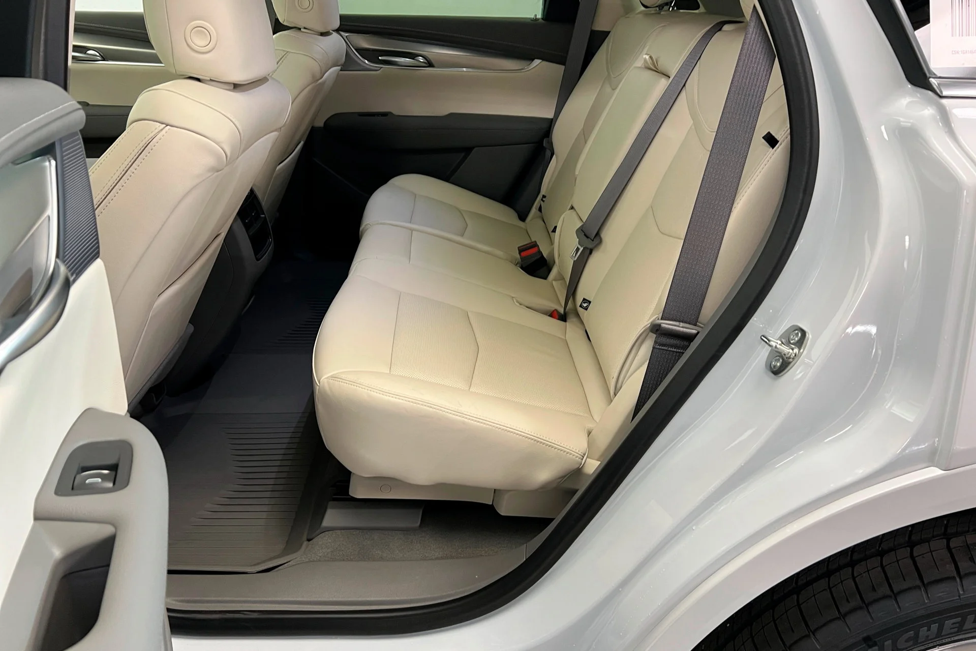 New 2026 Crystal White Tricoat Cadillac Premium Luxury image 21