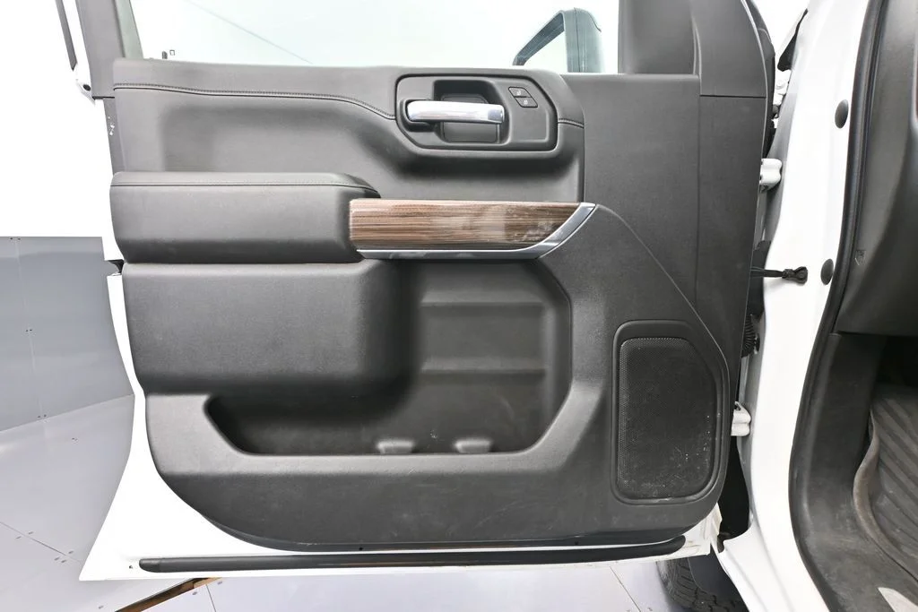 Used 2023 White Chevrolet LT image 22