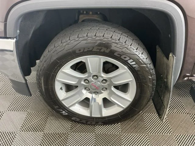 Used 2016  GMC SLE image 24