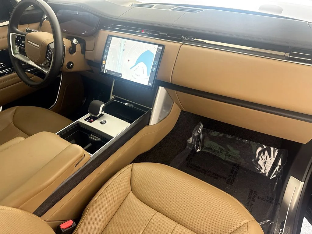 Used 2025 Gray Land Rover SE image 30