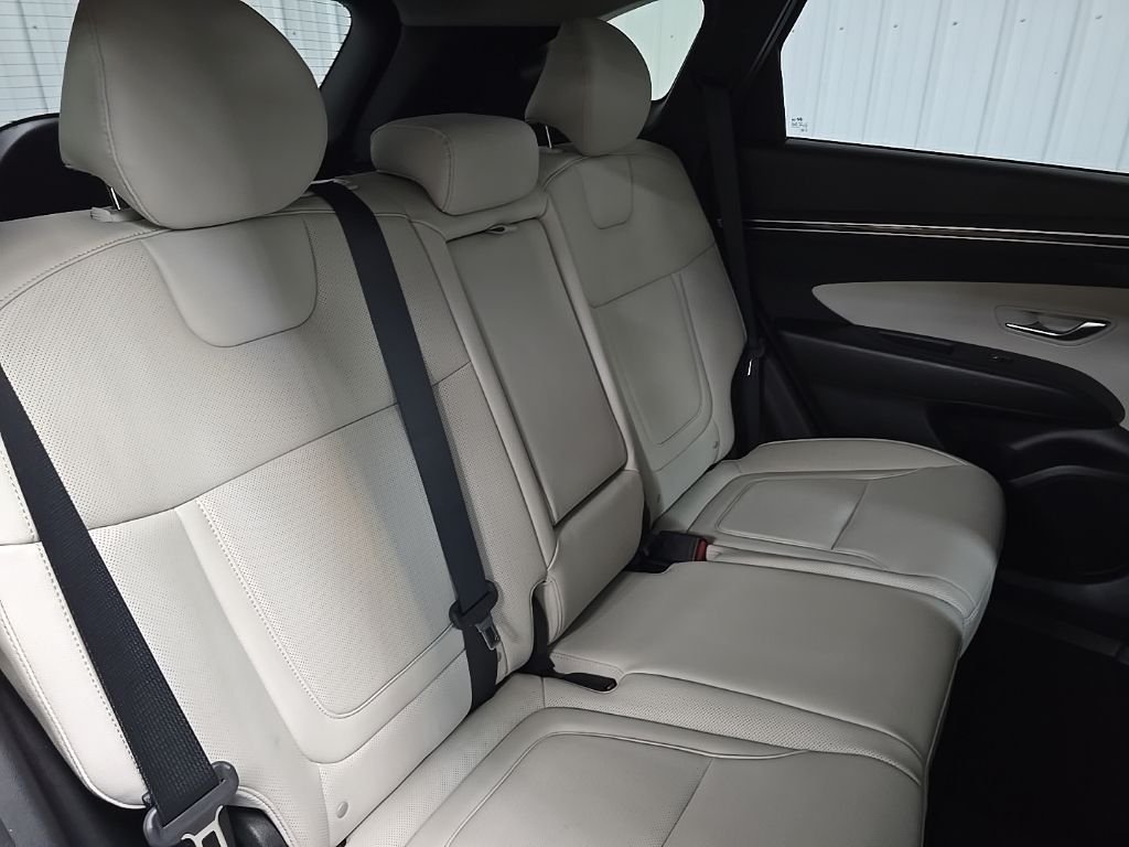Used 2023 White Hyundai SEL image 19