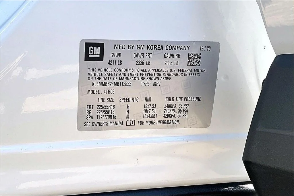 Used 2021 White Buick Preferred image 22