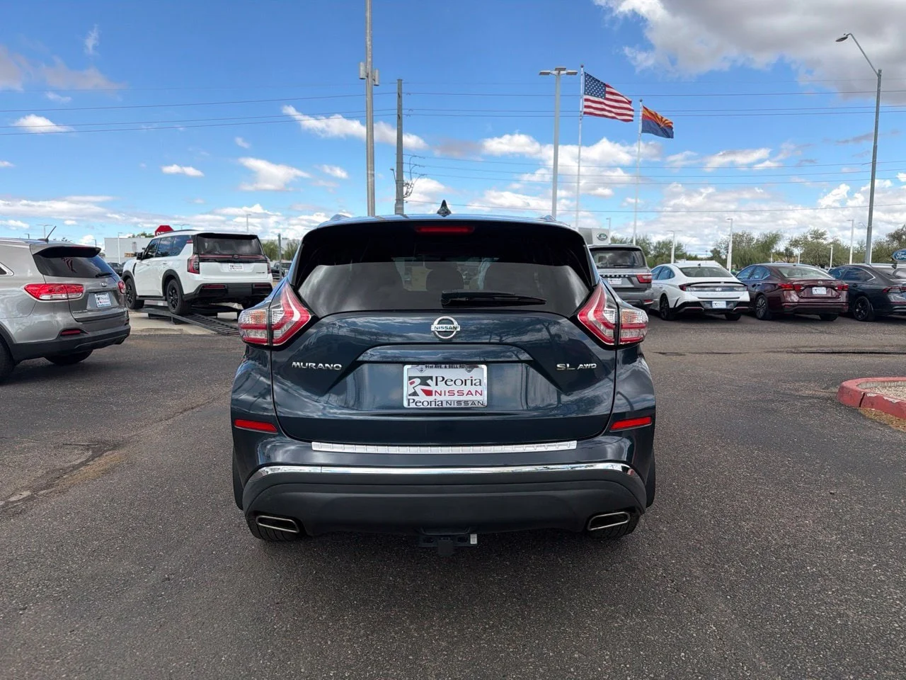 Used 2017 Arctic Blue Metallic Nissan SL image 5