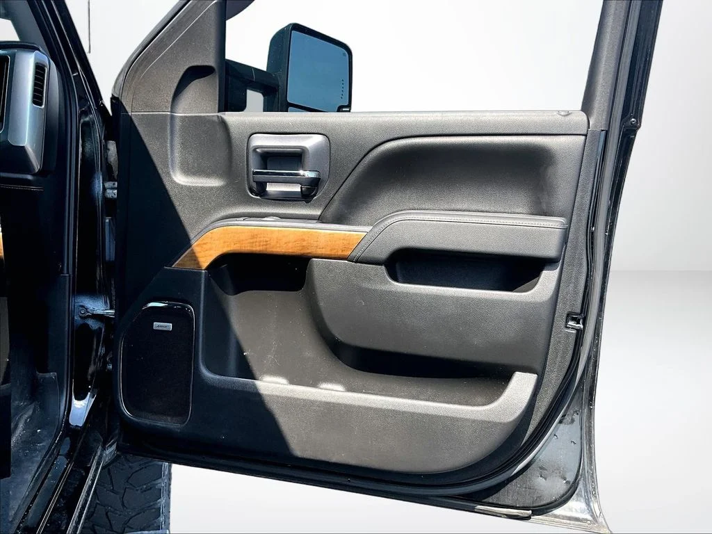 Used 2015 Black Chevrolet LTZ image 24