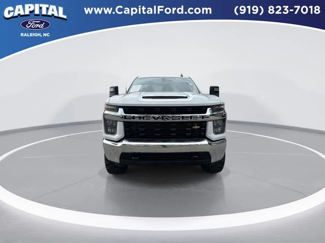 Used 2021 White Chevrolet LT image 3