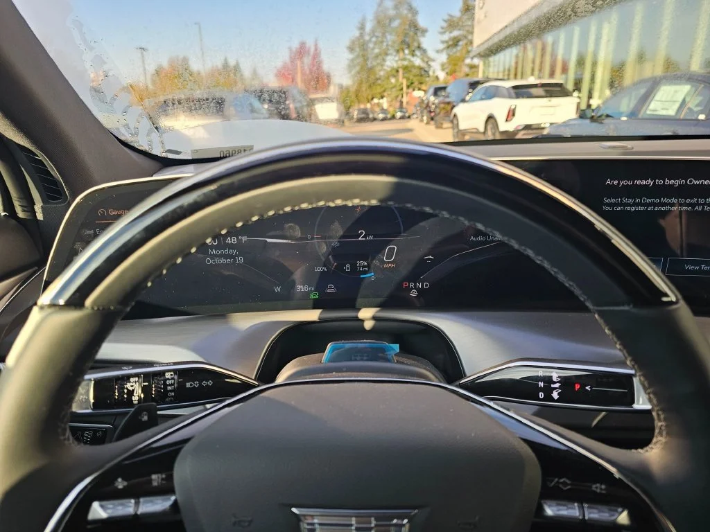 2027 Cadillac VISTIQ Sport - Photo 25