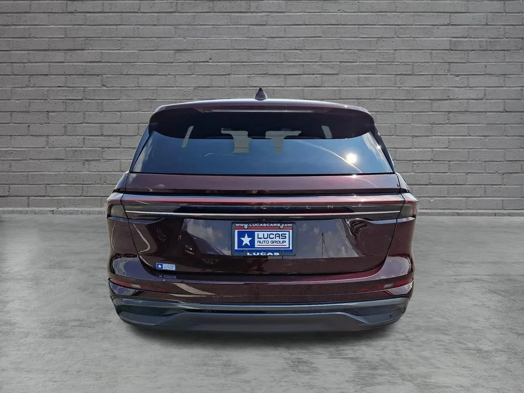 Used 2025 Red Lincoln Premiere image 10