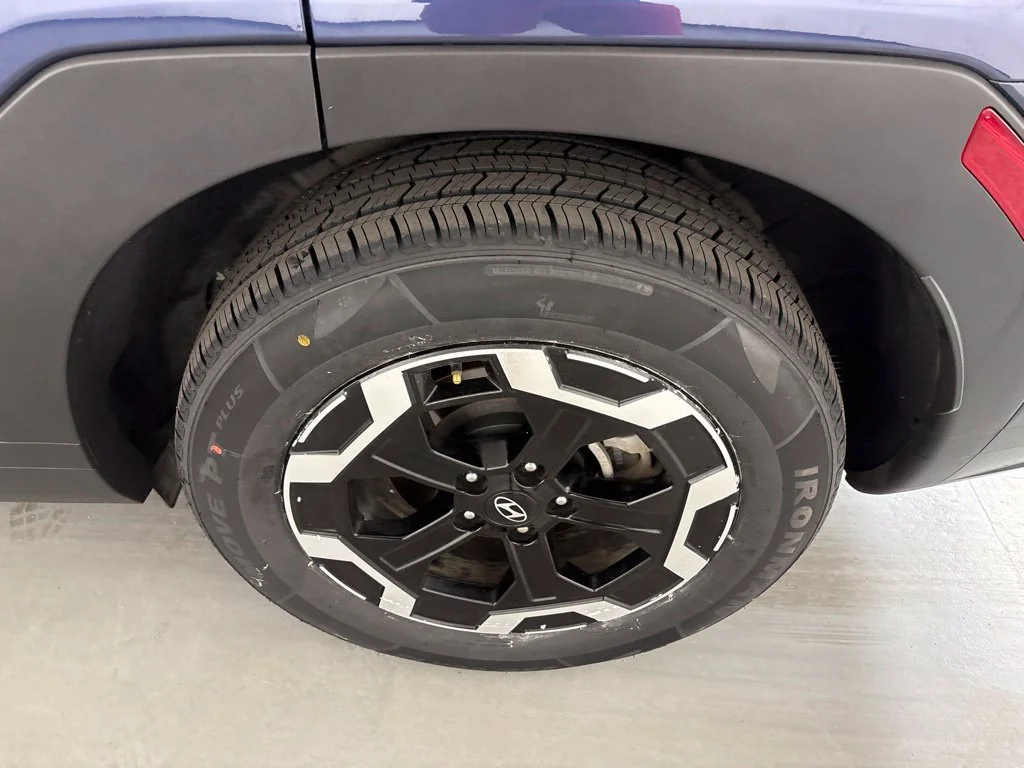 Used 2025 Blue Hyundai SEL image 11