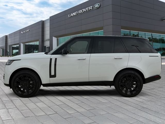 New 2026 Fuji White Land Rover SE image 2