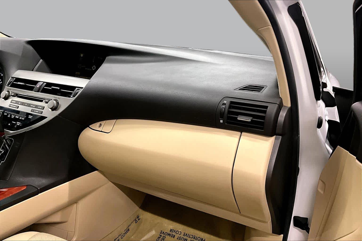 Used 2010 Starfire Pearl Lexus  image 18