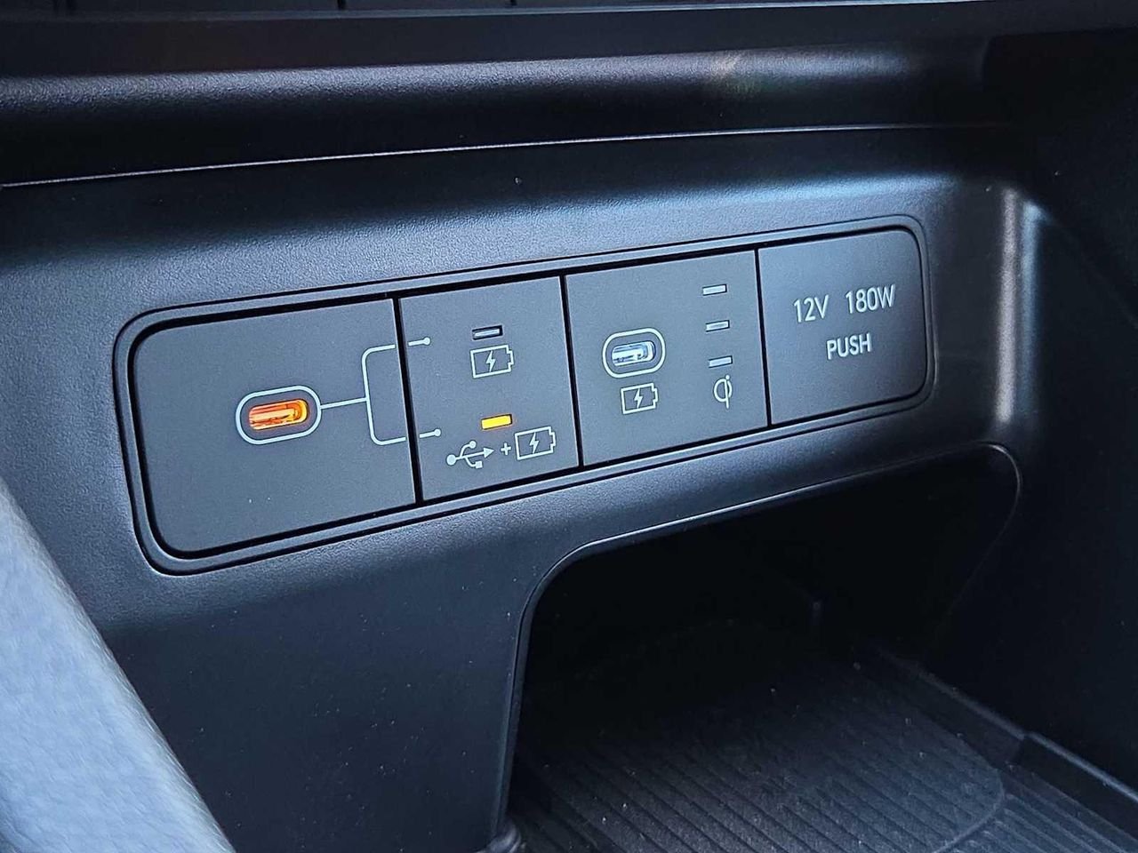 2025 Hyundai Santa Cruz Limited - Photo 32