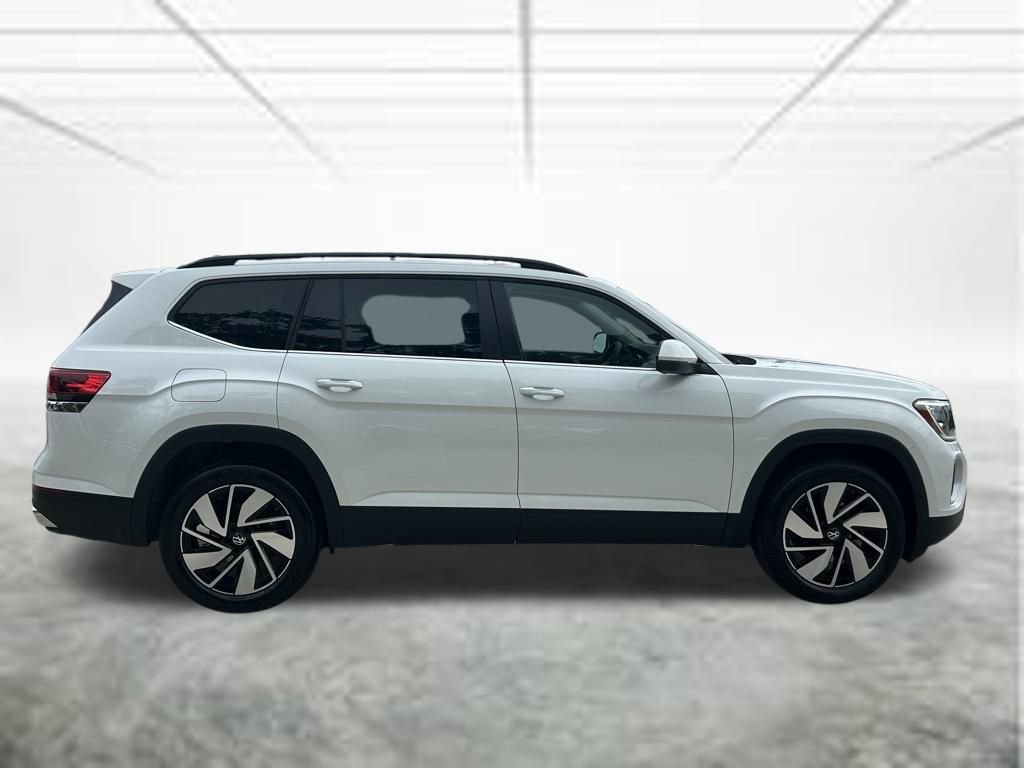 New 2026 White/off-white Volkswagen SE w/Technology image 6