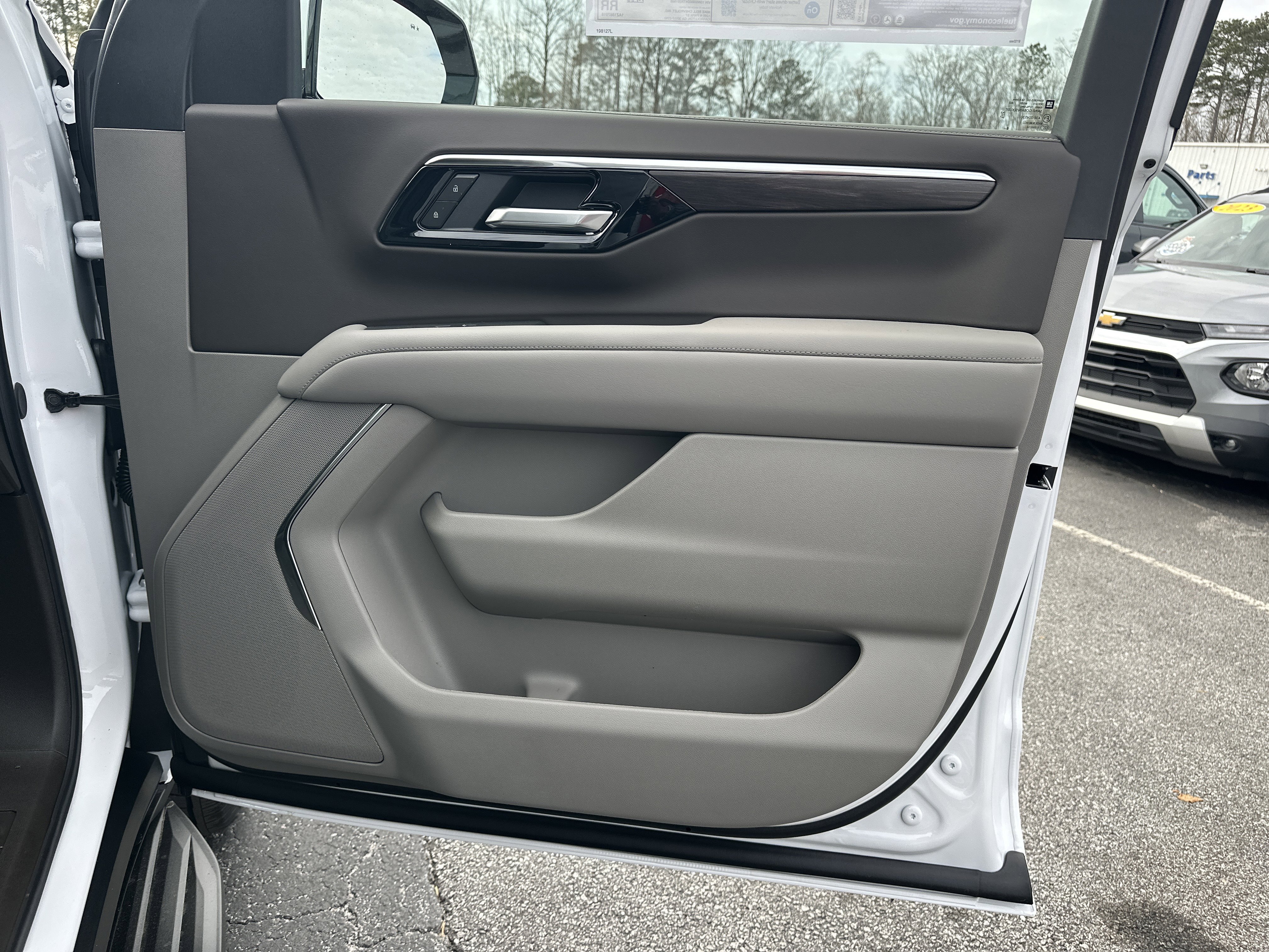 2026 Chevrolet Suburban LS - Photo 15