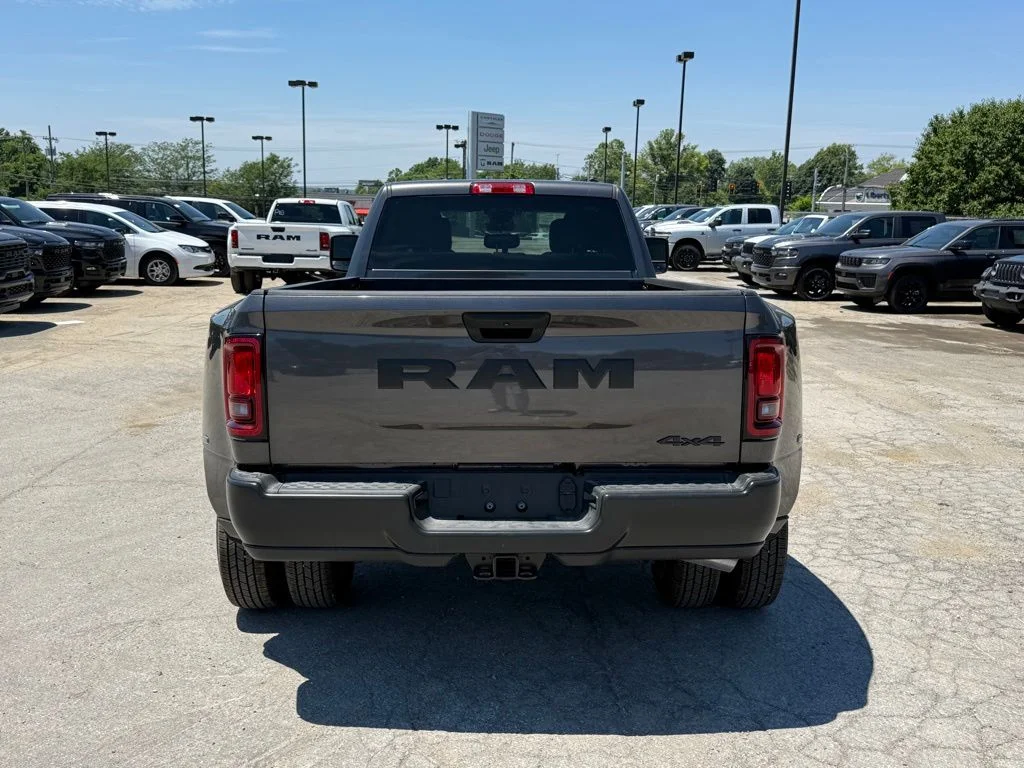 New 2026 Granite Crystal Metallic Clear-Coat Exterior Paint RAM Tradesman image 7