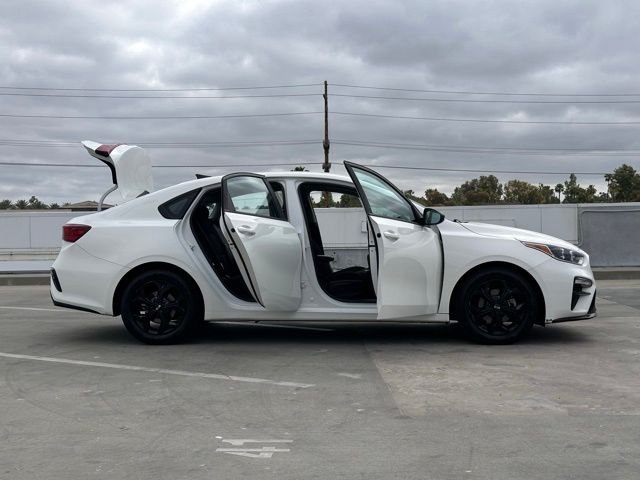 Used 2020 Clear White Kia LXS image 30