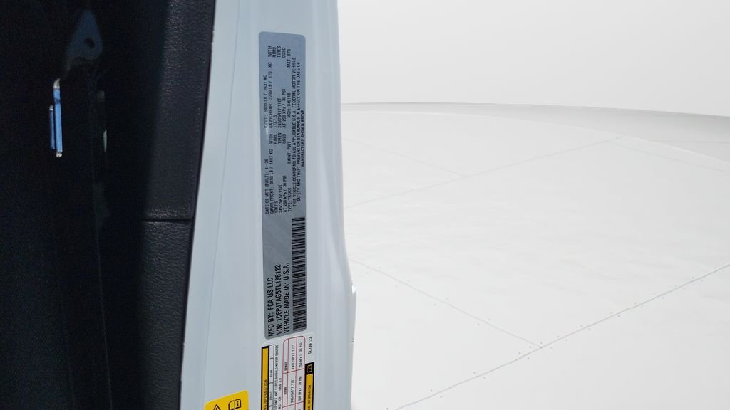 New 2026 Bright White Clear-Coat Exterior Paint Jeep Sport S image 27