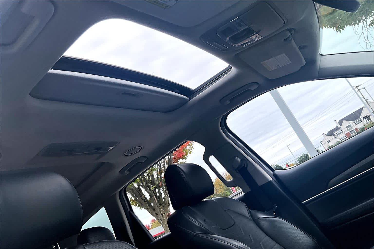 Used 2022 Wolf Gray Kia SX image 14