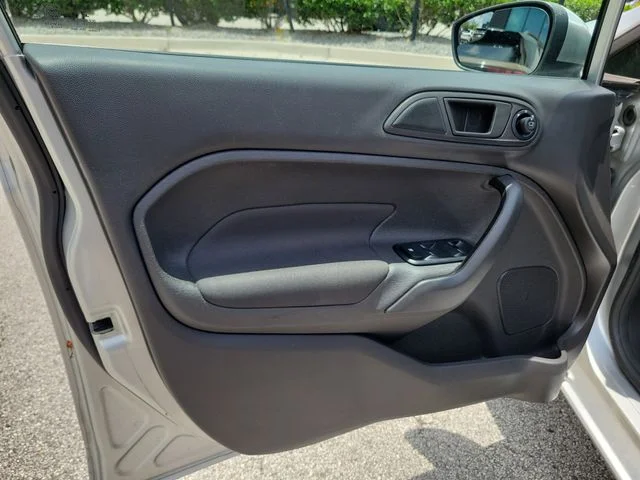 Used 2019 Ingot Silver Ford SE image 16