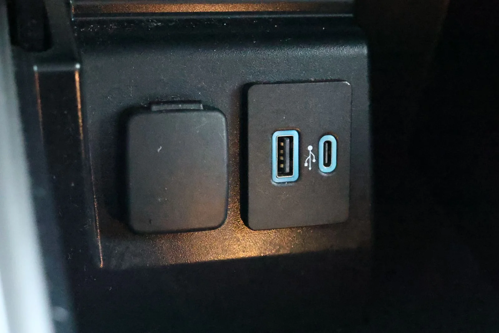Used 2023 Blue Ford Limited image 23