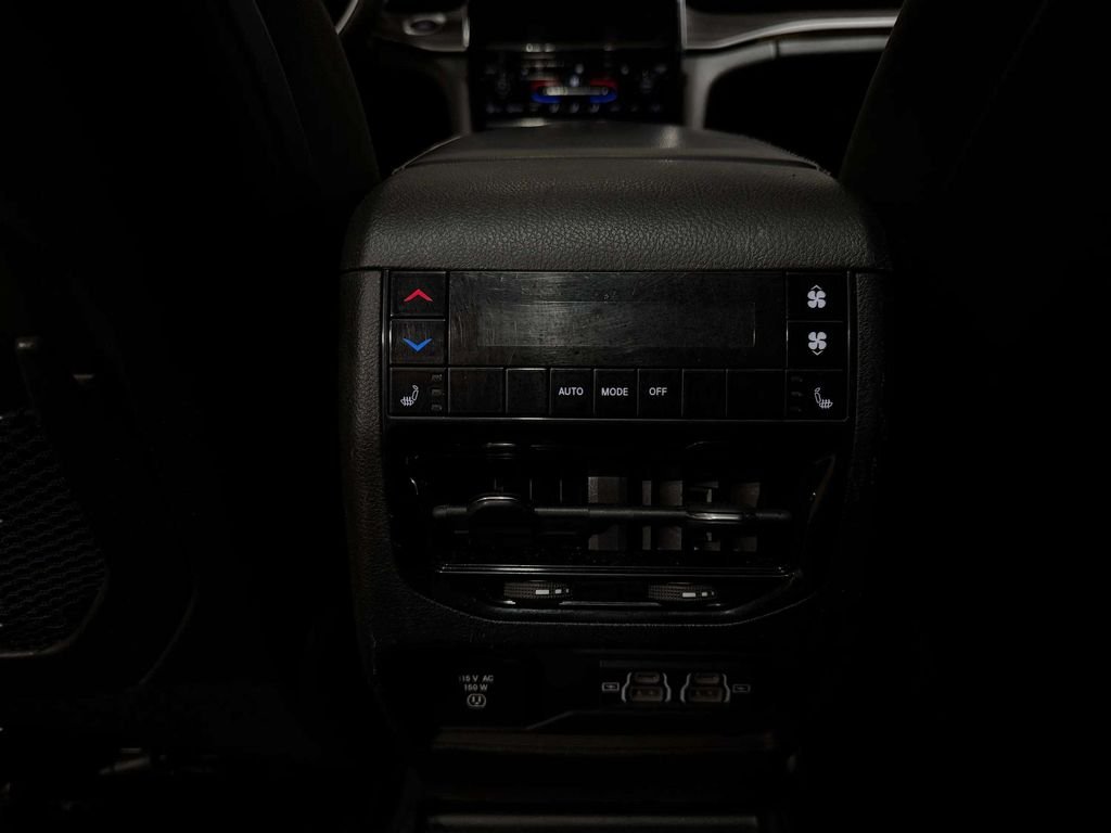 Used 2022 White/off-white Jeep Limited image 21