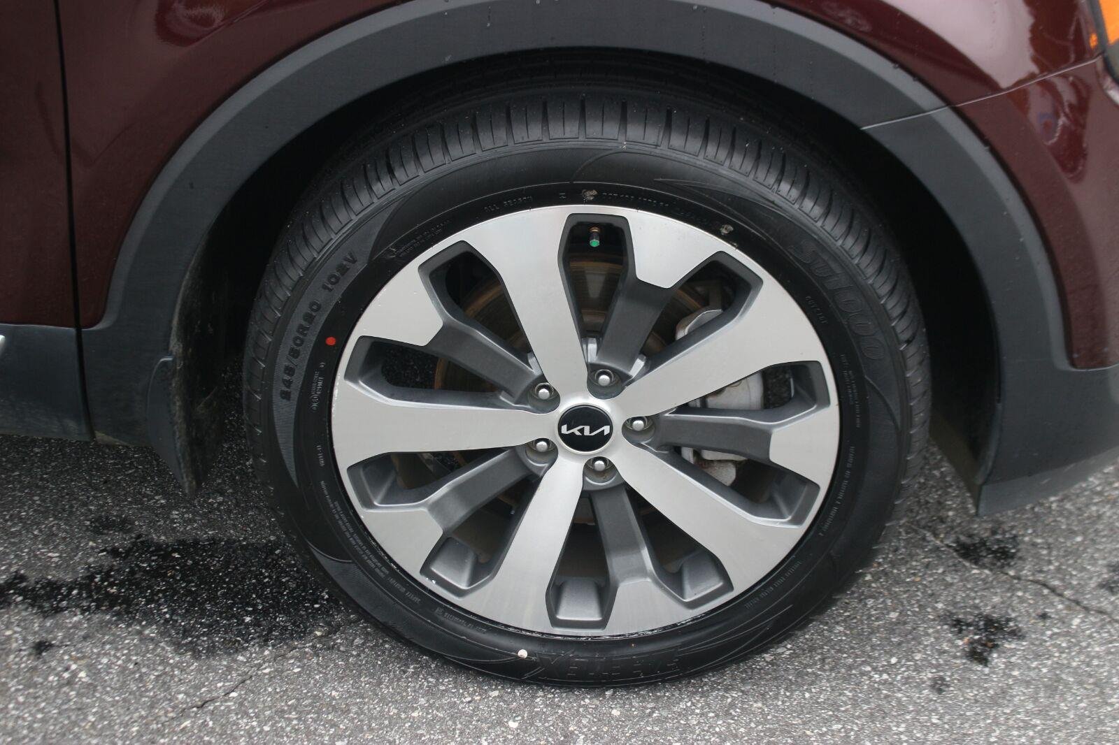 Used 2022 Red Kia EX image 39