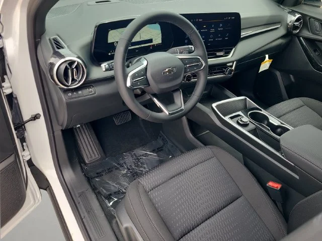 New 2027 Summit White Chevrolet LT image 20