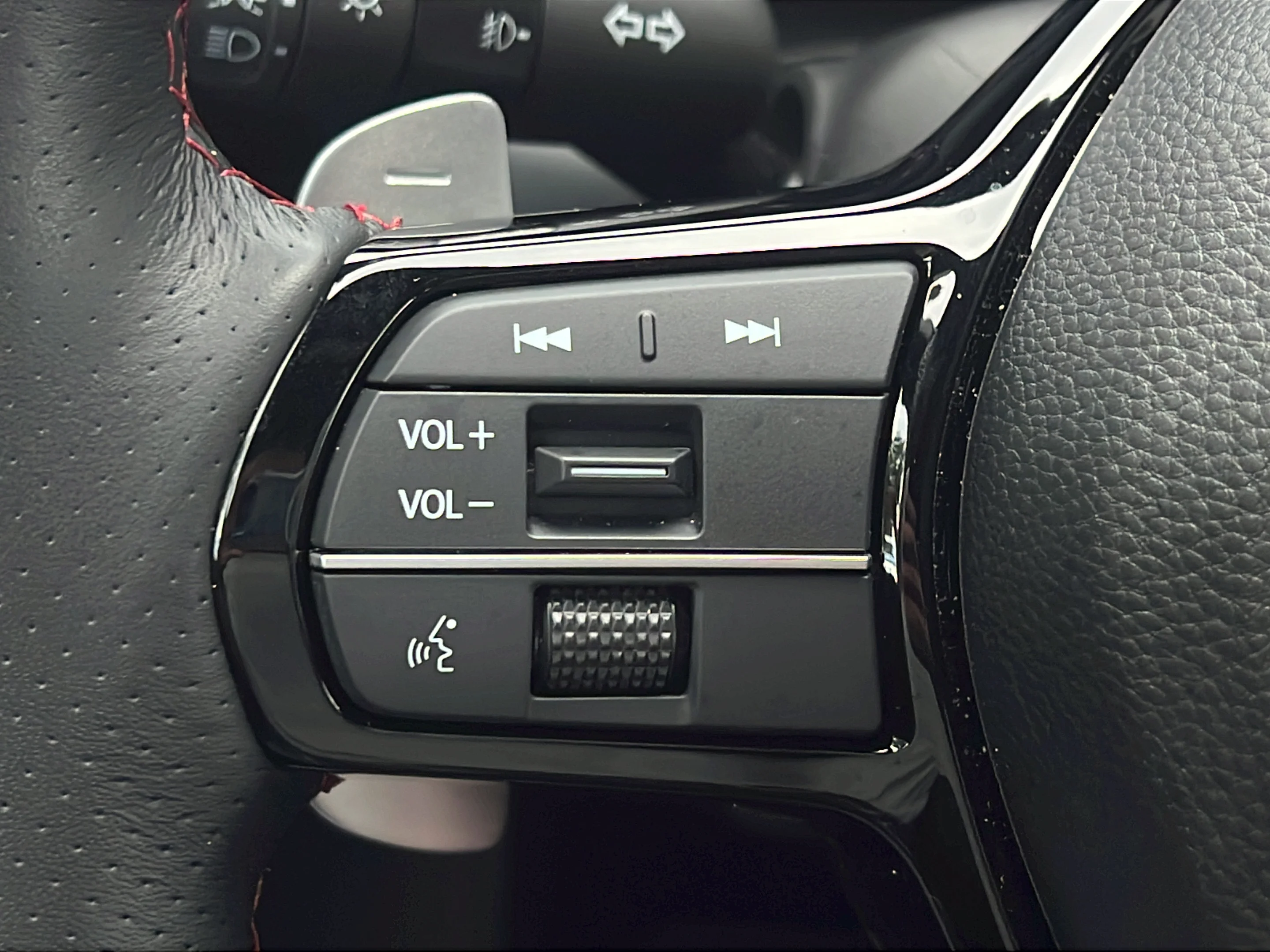 Used 2025 Urban Gray Pearl Acura w/A-Spec Advance Package image 18