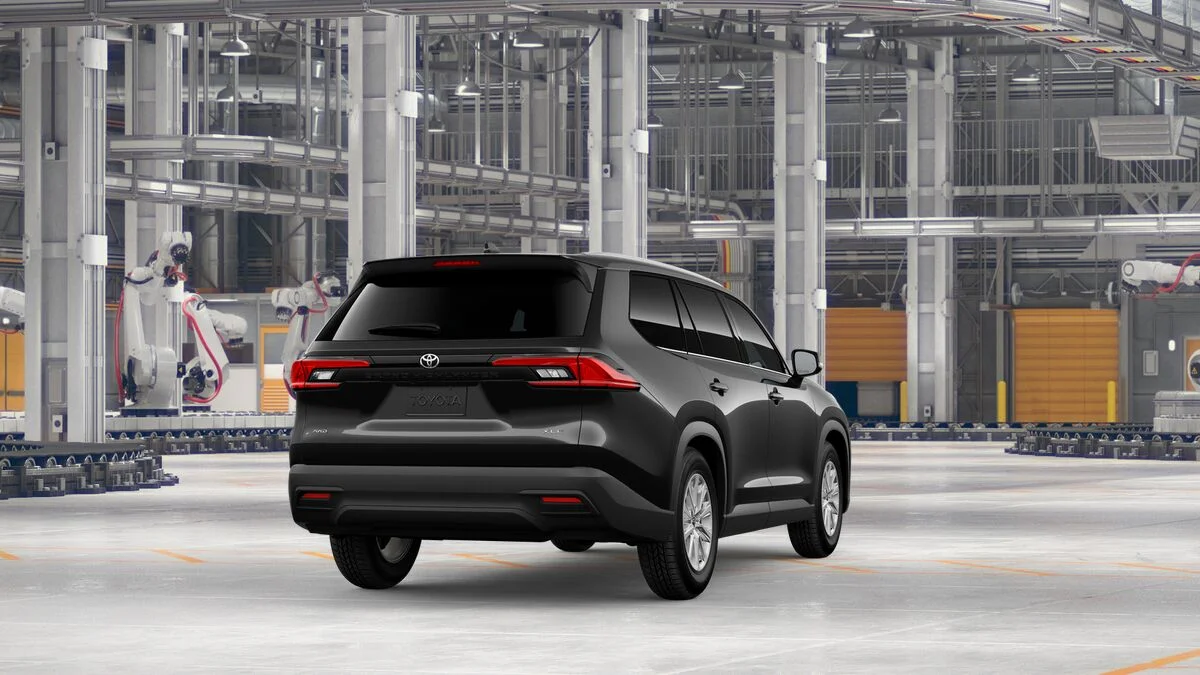 New 2026 Midnight Black Metallic Toyota XLE image 9