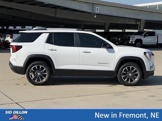 New 2027 Summit White GMC Elevation image 3