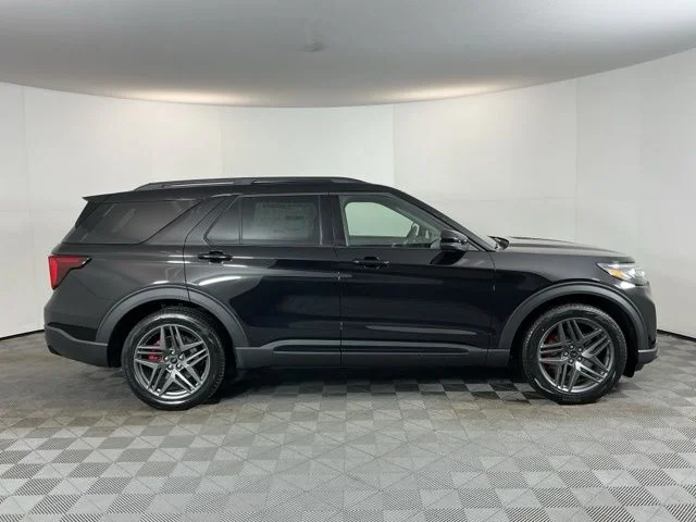 New 2026 Agate Black Metallic Ford ST image 4