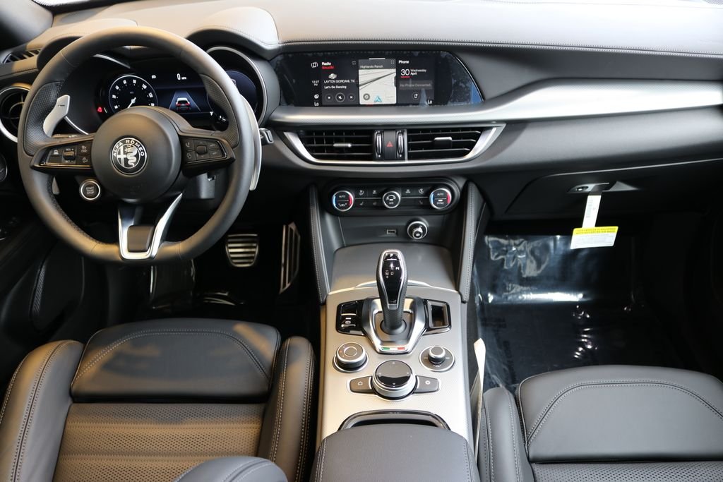 2025 Alfa Romeo Stelvio Base - Photo 19