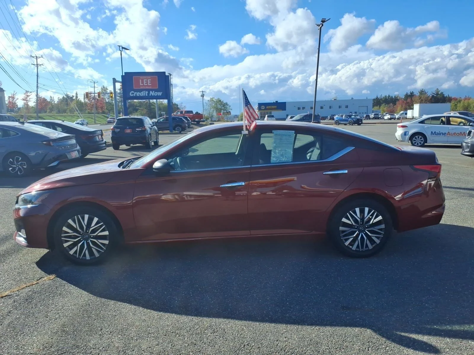 Used 2024 Scarlet Nissan 2.5 SV image 7