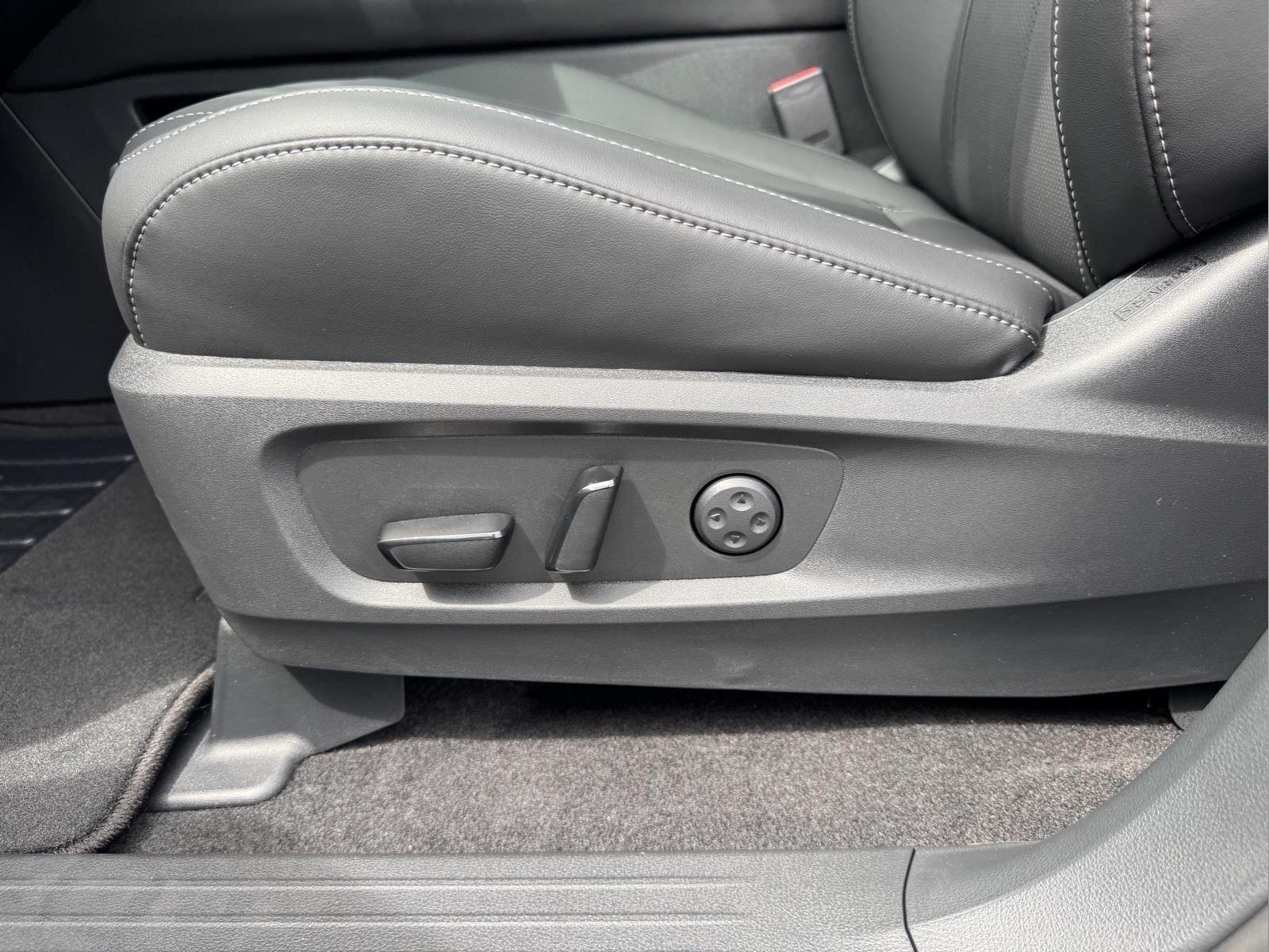 New 2027 GRAPHITE SHADOW INFINITI Luxe FWD image 20
