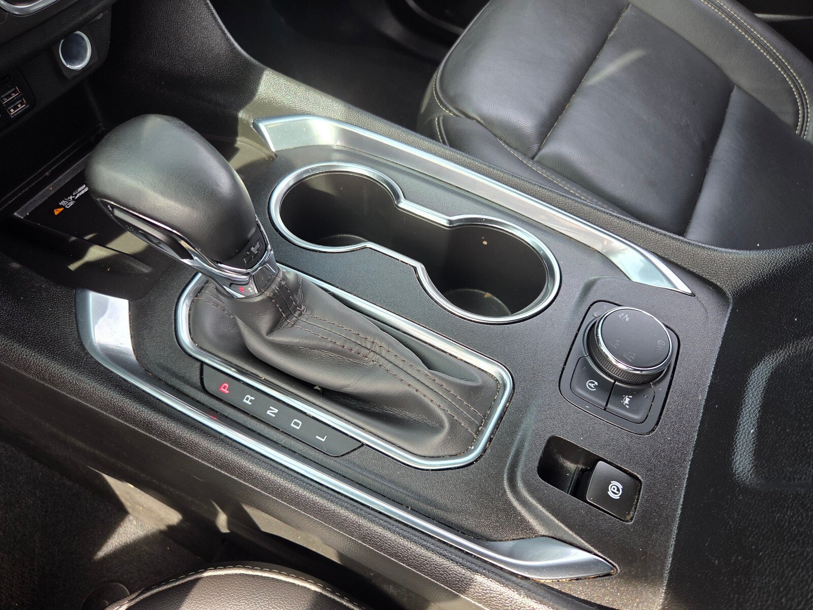 Used 2023 Mosaic Black Metallic Chevrolet LT Leather image 31