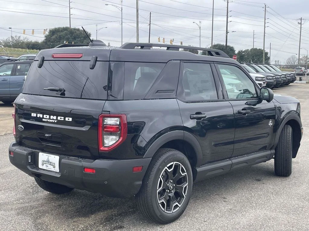 New 2025 Black Ford Outer Banks image 3