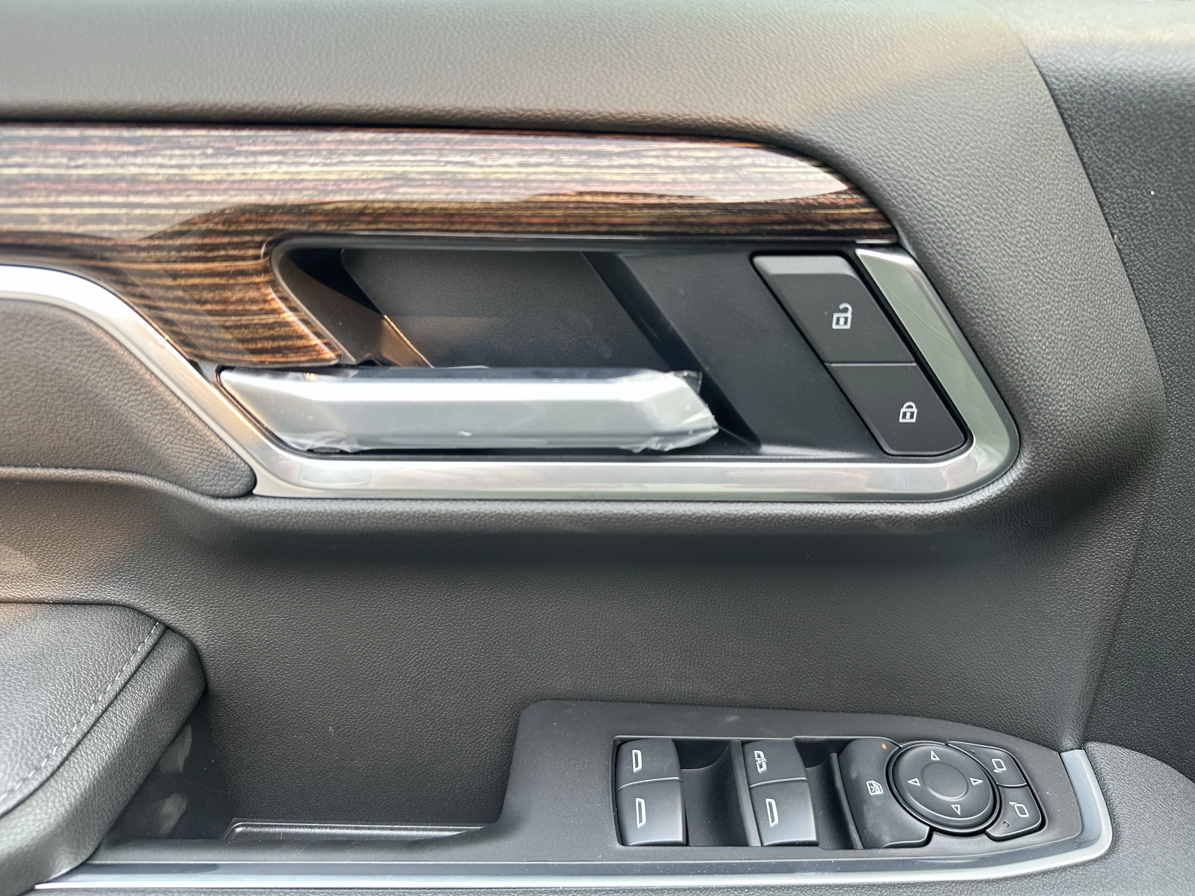New 2026 Onyx Black GMC Elevation image 10