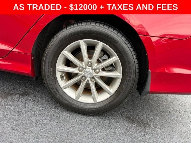 Used 2019 Red Hyundai SE image 10